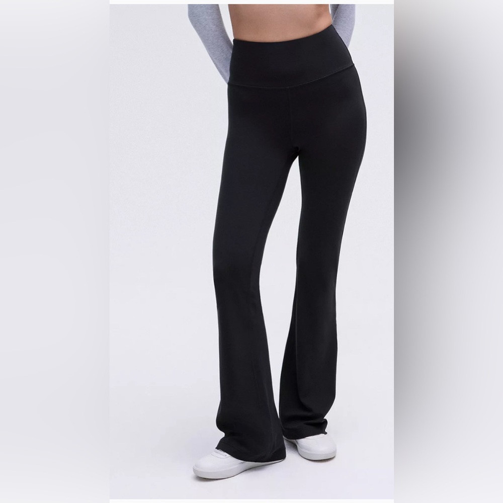 lululemon Groove Nulu Super-High-Rise Flared Pant worn once 
Regular